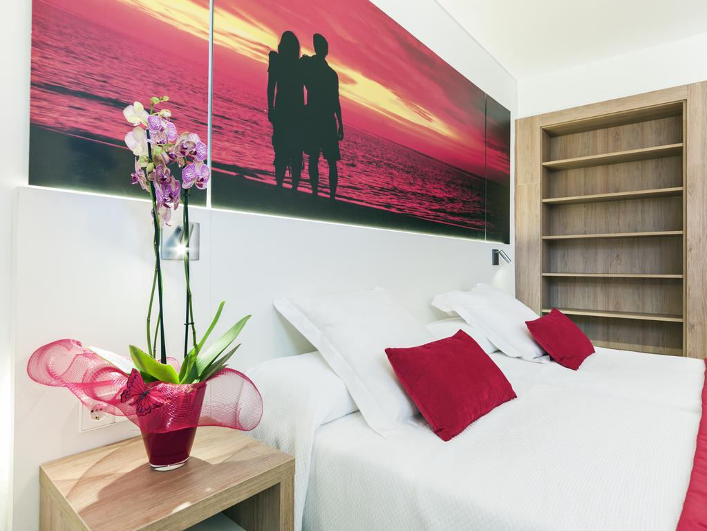 Playas Ca'S Saboners Aparthotel Palmanova Buitenkant foto